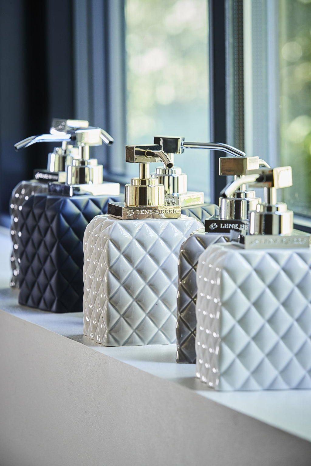 未使用品　Lene Bjerre リーネベール　洗面室セット　ドレッサーセット lumisis-al085.jpg