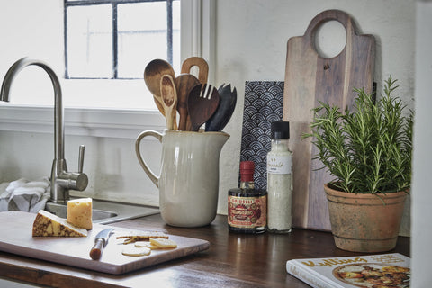 Amera cake stand H9 cm. white sands