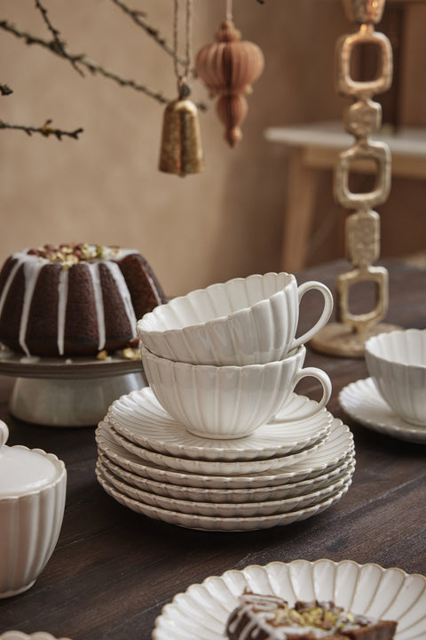 Camille cup/saucer 15.5x12.5 cm. off white