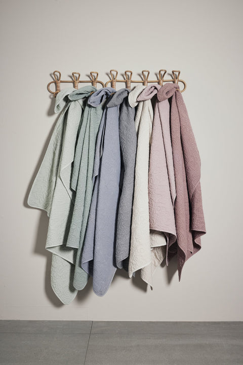 Isabelle throw sage green 170x130 cm