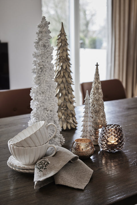 Serafina decoration white, Polyresin 14.5X14 H47.8