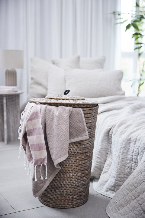 Isadora bedspread 260x240 cm. linen