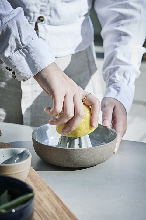 Joselia citrus juicer H8.8 cm. brown