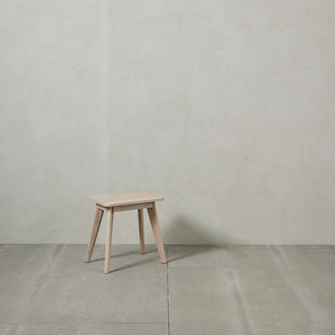 Ellie stool 45x30 cm. White wash