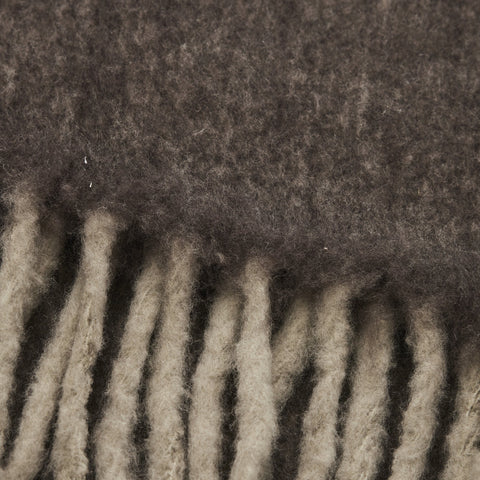 Essia throw 170x130 cm. brown