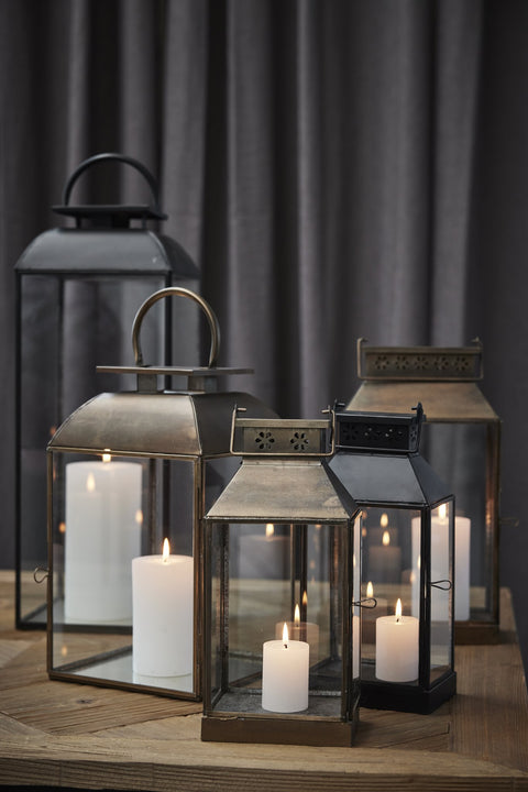 Signe  lantern H38.5 cm. antique brass