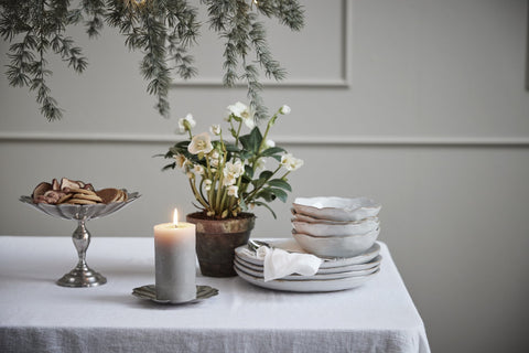 Philine  tray Ø22 cm. antique silver