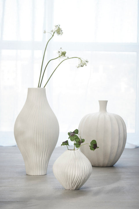 Esmia decoration vase H21 cm. off white