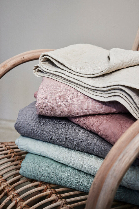 Isabelle throw rose dust 170x130 cm