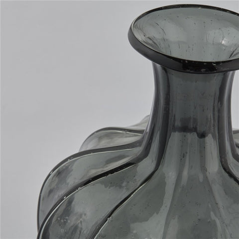 Miyanne vase H21 cm. smoked grey