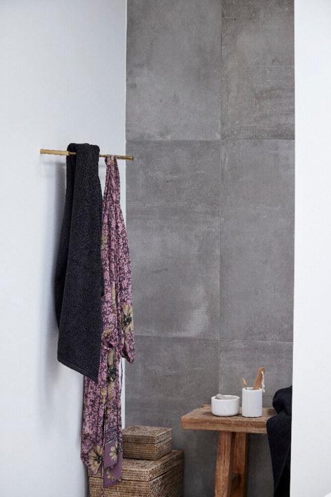 Molli bath towel 140x70 cm. black