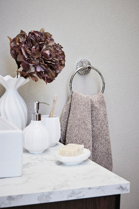 Liva towel ring silver